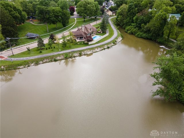 1000 Echo Lake Drive, Piqua, OH 45356