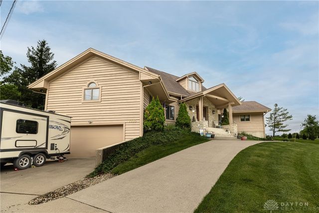 1000 Echo Lake Drive, Piqua, OH 45356