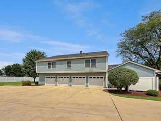 145 Spuhler Street 145, Batavia, IL 60510