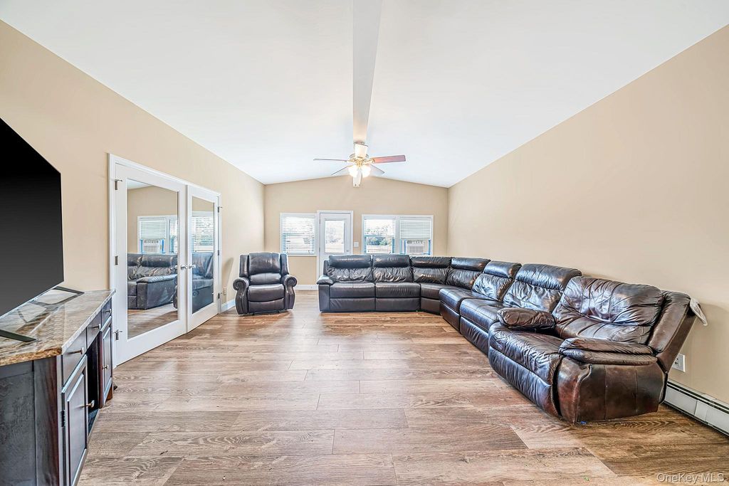 27 Lehigh Lane, Farmingville, NY 11738 — photo 5