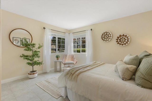 6971 Ballena Way 2, Carlsbad, CA 92009