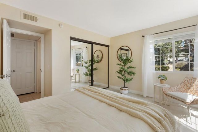 6971 Ballena Way 2, Carlsbad, CA 92009