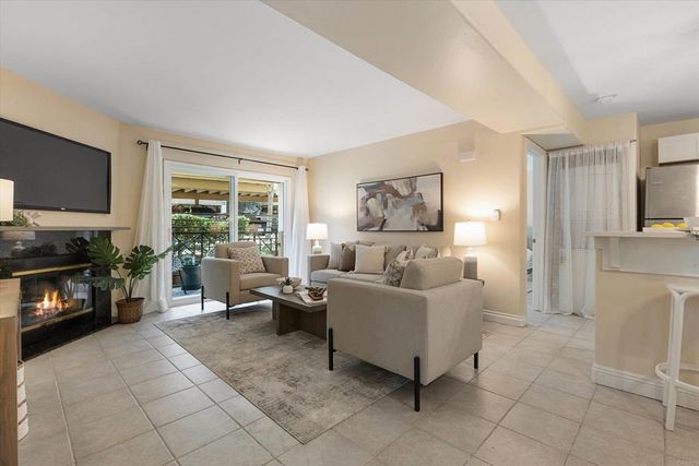 6971 Ballena Way 2, Carlsbad, CA 92009