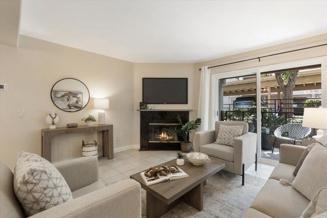 6971 Ballena Way 2, Carlsbad, CA 92009