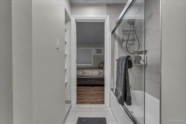 7350 N Inkster Road 17, Dearborn Heights, MI 48127