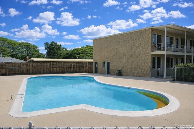 7350 N Inkster Road 17, Dearborn Heights, MI 48127