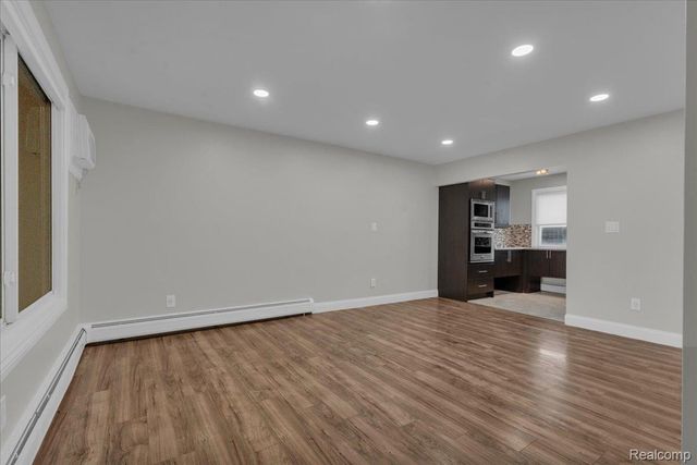 7350 N Inkster Road 17, Dearborn Heights, MI 48127