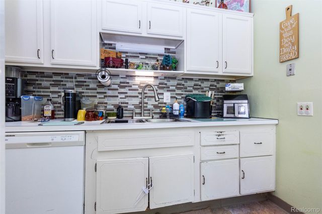 8315 Ingram Street, Westland, MI 48185