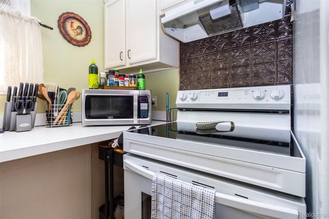 8315 Ingram Street, Westland, MI 48185