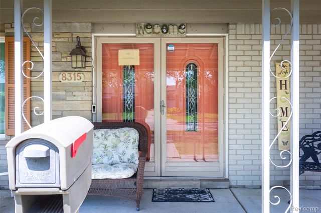 8315 Ingram Street, Westland, MI 48185