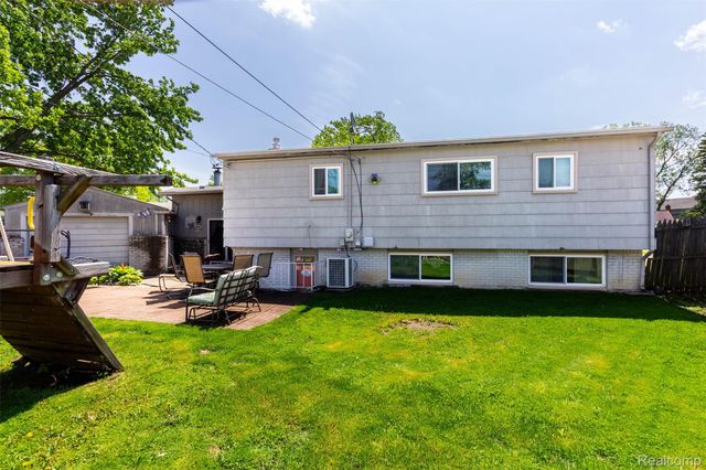 8315 Ingram Street, Westland, MI 48185