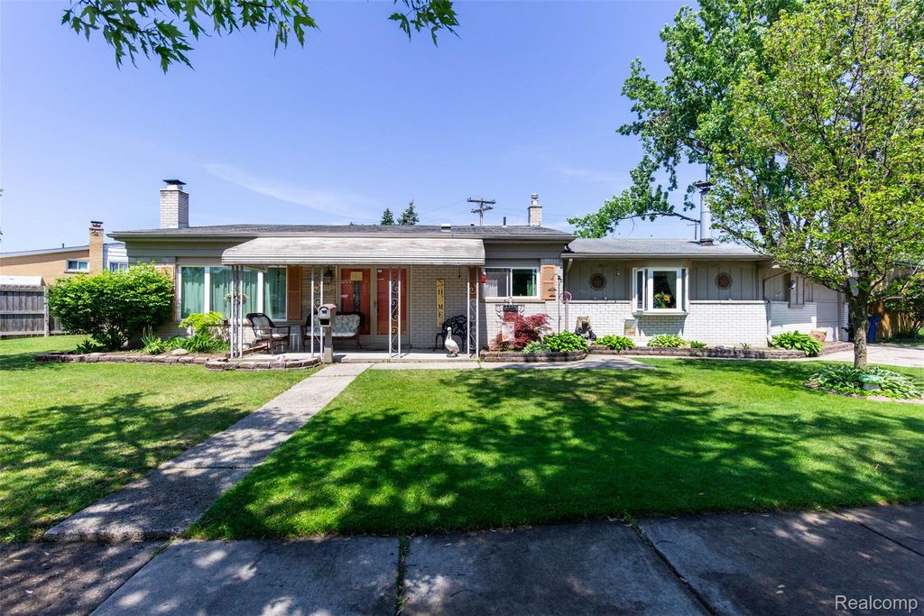 8315 Ingram Street, Westland, MI 48185