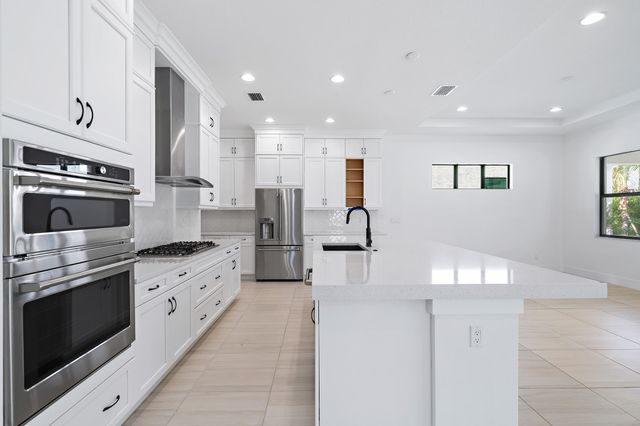 13577 Artisan Circle, Palm Beach Gardens, FL 33418