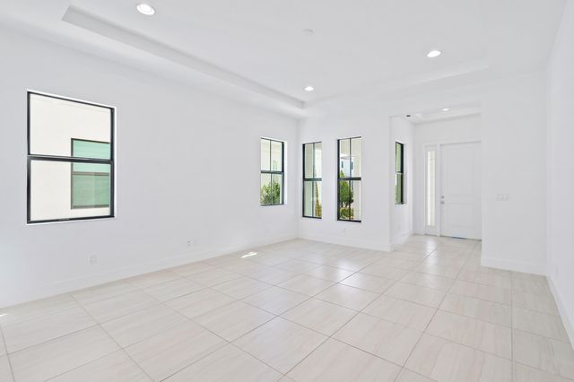 13577 Artisan Circle, Palm Beach Gardens, FL 33418