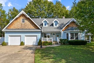 680 East Trakel Place, Springfield, MO 65810