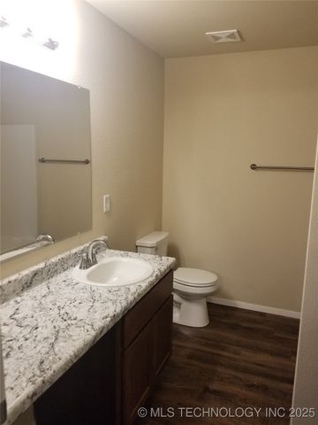 15076 S 284th East Avenue, Coweta, OK 74429