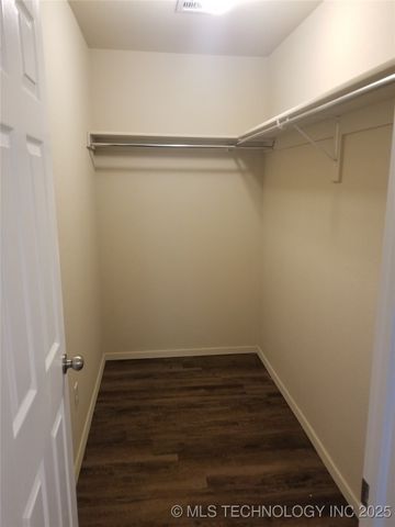 15076 S 284th East Avenue, Coweta, OK 74429