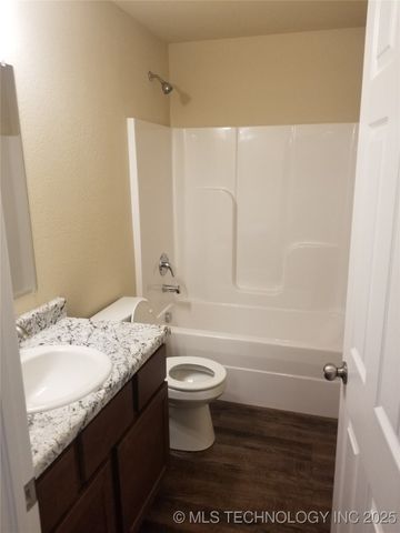 15076 S 284th East Avenue, Coweta, OK 74429