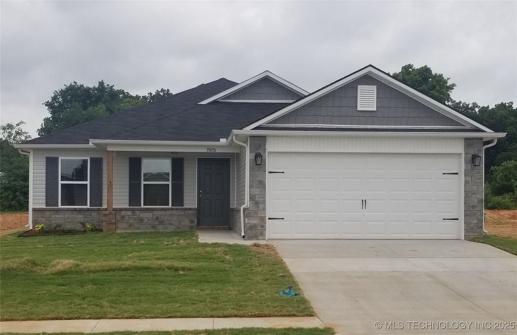 15076 S 284th East Avenue, Coweta, OK 74429