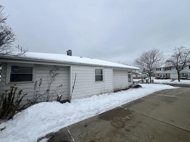 4860 N 104th STREET, Milwaukee, WI 53225