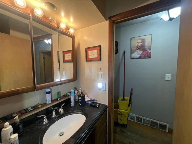 4860 N 104th STREET, Milwaukee, WI 53225