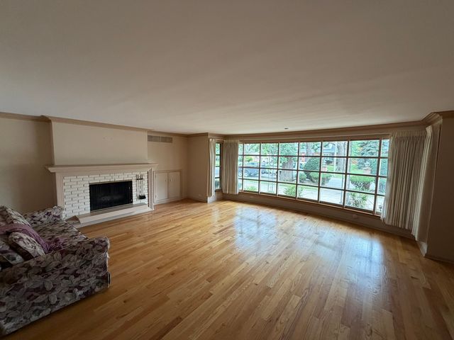 9615 Parkside Avenue, Oak Lawn, IL 60453