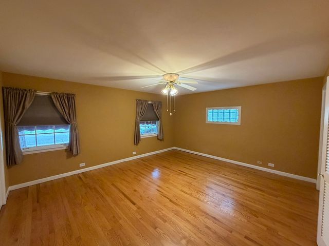 9615 Parkside Avenue, Oak Lawn, IL 60453