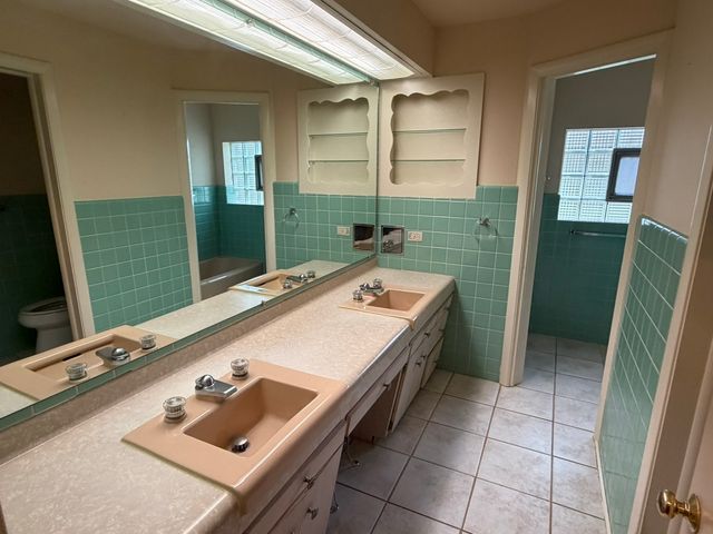 9615 Parkside Avenue, Oak Lawn, IL 60453