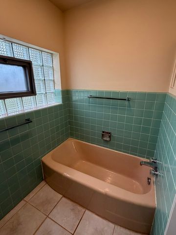 9615 Parkside Avenue, Oak Lawn, IL 60453