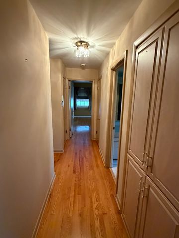 9615 Parkside Avenue, Oak Lawn, IL 60453