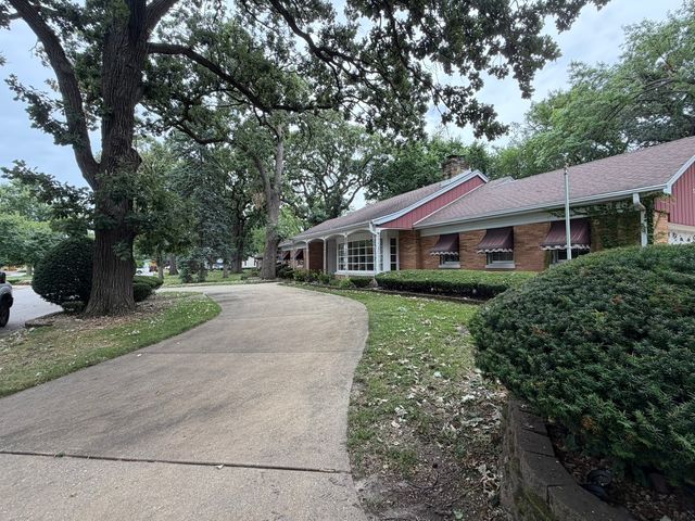 9615 Parkside Avenue, Oak Lawn, IL 60453