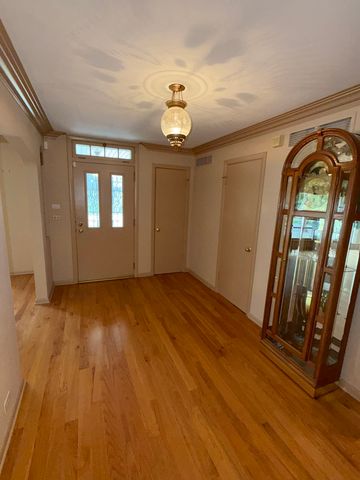 9615 Parkside Avenue, Oak Lawn, IL 60453