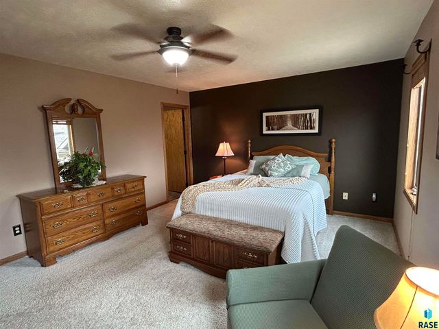 27180 468th Ave Avenue, Tea, SD 57064