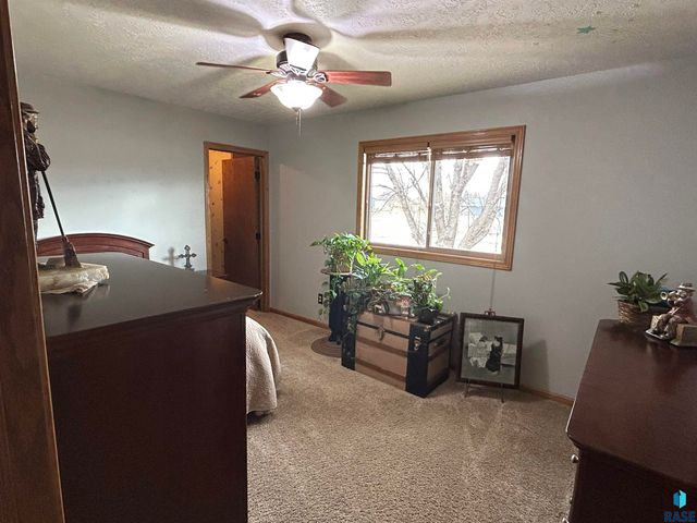 27180 468th Ave Avenue, Tea, SD 57064