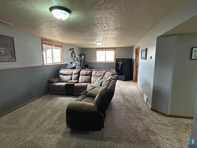 27180 468th Ave Avenue, Tea, SD 57064