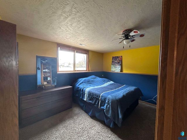 27180 468th Ave Avenue, Tea, SD 57064