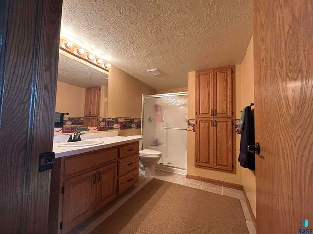 27180 468th Ave Avenue, Tea, SD 57064