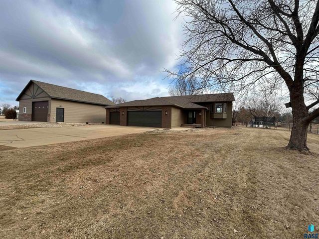 27180 468th Ave Avenue, Tea, SD 57064