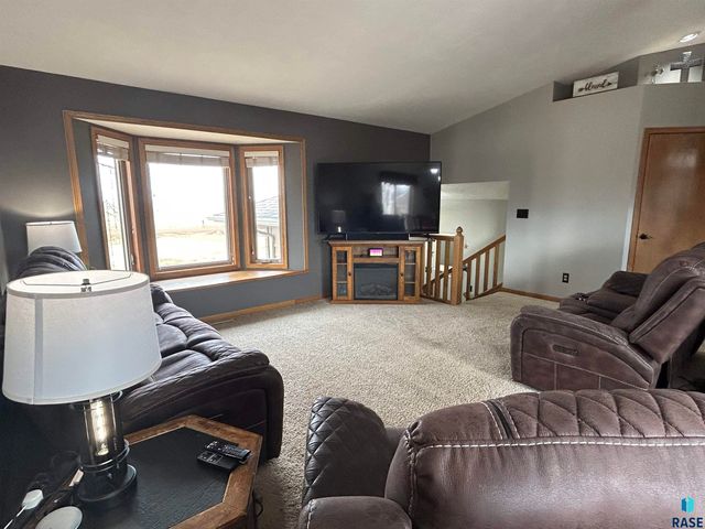 27180 468th Ave Avenue, Tea, SD 57064