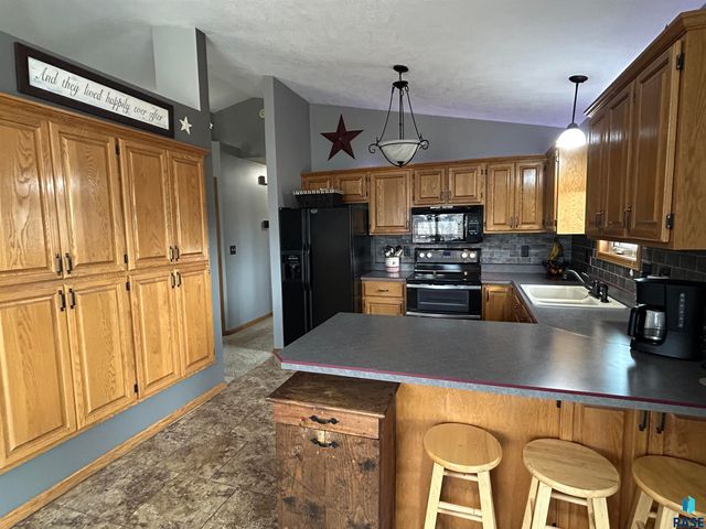 27180 468th Ave Avenue, Tea, SD 57064