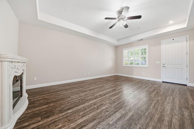 130 Golden Leaf Ct, Valley Springs, CA 95252