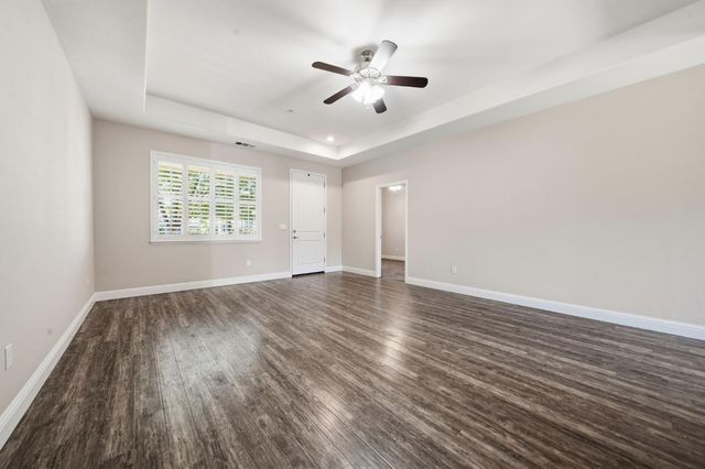 130 Golden Leaf Ct, Valley Springs, CA 95252
