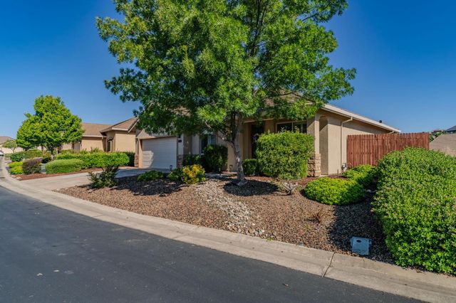 130 Golden Leaf Ct, Valley Springs, CA 95252