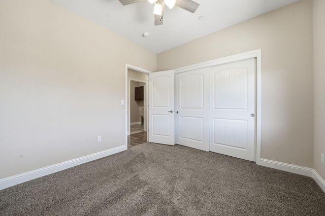 130 Golden Leaf Ct, Valley Springs, CA 95252