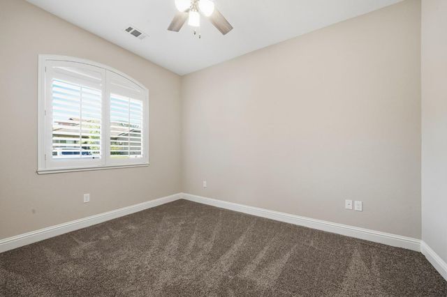 130 Golden Leaf Ct, Valley Springs, CA 95252