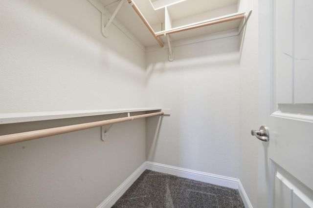 130 Golden Leaf Ct, Valley Springs, CA 95252