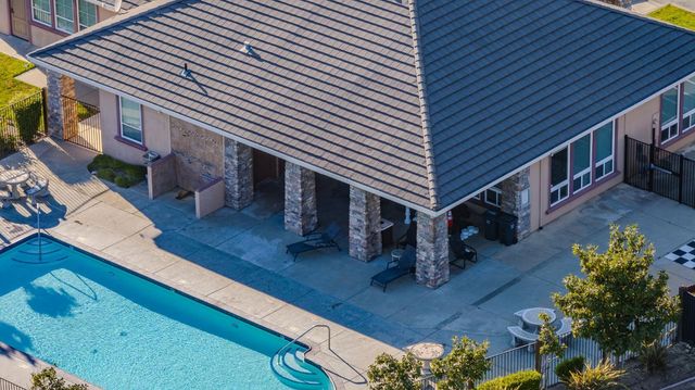 130 Golden Leaf Ct, Valley Springs, CA 95252