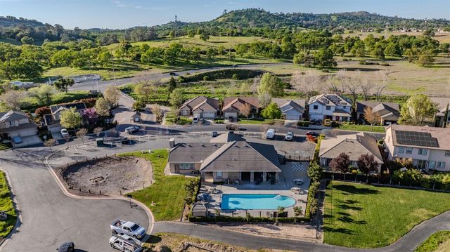 130 Golden Leaf Ct, Valley Springs, CA 95252