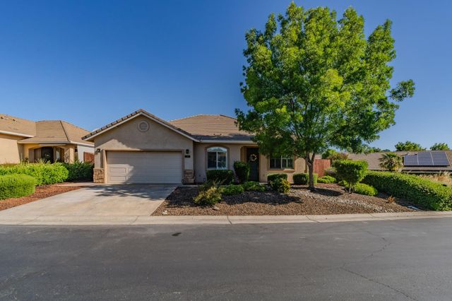 130 Golden Leaf Ct, Valley Springs, CA 95252