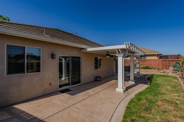 130 Golden Leaf Ct, Valley Springs, CA 95252